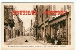 48 - SAINT CHELY D´APCHER - VENDEUR De CARTE POSTALE Au TABAC Rue Théophile Roussel - Marchand De Cartes Postales - Saint Chely D'Apcher