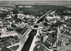 LE CHESNE - Vue Aérienne Sur L'église Et Les Ponts En X (1954) - Le Chesne