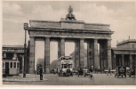 ALLEMAGNE  - BERLIN  BRANDENBURGER  Tor.  - (Autobus - Tram - Voitures Anciennes  - Attelage) - Brandenburger Deur