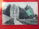 V7-61-orne-carrouges-chateau -pavillon D'entree-anime - Carrouges