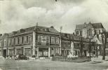 CPSM POIX DE PICARDIE (Somme) - Le Monument Et L'Eglise - Poix-de-Picardie