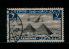 EGYPT / 1933 / AIRMAIL / AIRPLANE / HANDLEY PAGE H.P.42 OVER PYRAMIDS / POST MARK / FAYUM / VF USED . - Usati