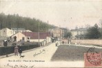 BUC PLACE DE LA REPUBLIQUE 1905 - Buc