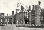 MIDDLESEX - Hampton Court Palace - The Great Gatehouse And The Bridge - Showing The Queen's Beasts - N° 10 - Middlesex