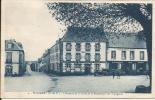 Cpa, Plouaret (C.-du-N.), L´Avenue De La Gare Et Le Restaurant Des Voyageurs, Bien Animée - Plouaret