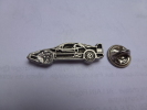 Auto Ferrari , En Relief  , Dimensions : 9 X 32 Mm , Argent , Roue AV Déformée - Ferrari