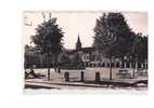 81 LISLE SUR TARN Place De La Mairie, Ed APA 301, CPSM 9x14, 195? - Lisle Sur Tarn