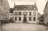 63 - MONTAIGUT EN COMBRAILLES,  LA MAIRIE ET LA PLACE - ECRITE 1919 - Montaigut