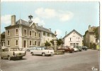 Cp 48 AUMONT AUBRAC Place De L´hotel De Ville Station Estivale Voiture Peugeot Citroen 2 Cv  R16 Renault Dauphine Fiat - Aumont Aubrac