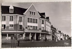 CPSM 60 GRANDVILLIERS - Hotel De France Et D Angleterre (Borne Giratoire) - Grandvilliers