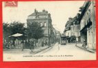 CAUDEBEC LES ELBEUF 1906 LA PLACE ET LA RUE DE LA REPUBLIQUE LE MARCHE TRAMWAY PHARMACIE CHARCUTERIE CARTE EN BON ETAT - Caudebec-lès-Elbeuf