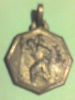 MEDAILLE RELIGIEUSE ANCIENNE EN METAL DORE     N° 15  (BIJOUX) - Pendentifs