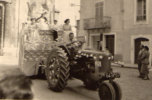 BOURG-SAINT-ANDEOL PHOTOGRAPHIE CHAR  CORSO 1954 LA REINE 3 DEMOISELLES D HONNEUR - Bourg-Saint-Andéol