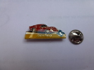 Auto Ferrari Solido , Dimensions : 12 X 30 Mm , En époxy , Fond Argent - Ferrari