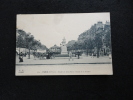 Paris  XI ème Arr  ( 11 ème )  Boulevard Jules Ferry. Statue De La Grisette. " Le Rêve " Marchand De Chaussures Ambulant - District 11