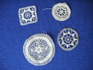 Lot De Dentelle (au Crochet ).-pour Modele Ou Confection Vetements De Poupee - Kant En Stoffen