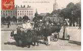 FR - LYON -   PLACE  BELLECOUR ,   LA VOITURE A CHEVRES  - 1907 - - Lyon 8