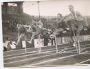 P 642 - ATLETISME - Colombe - France - Suéde - 1853 - Roudniska Gagne Le 110 M  Haies - Voir Description - - Athletics