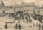 DOULLENS    Le Marché Aux Bestiaux (très Mauvais état) - Doullens