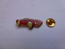 Auto Ferrari , Dimensions : 13 X 32 Mm , En époxy , Fond Doré , Verso Quadrillé - Ferrari