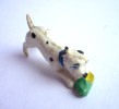 101 DALMATIEN - Figurine JIM - RARE AVEC UNE PANTOUFLE VERTE Collier Bleu - DISNEY - Disney