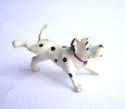 101 DALMATIEN - Figurine JIM - QUI URINE Collier Rouge - DISNEY - Disney