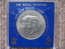 1981 - Commemorative Crown Coin For The Royal Wedding,  Between Charles, Prince Of Wales And Lady Diana Spencer. - Royaux/De Noblesse