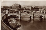 CP ITALLIENNE SEMI MODERNE /PONT SUR LE TIBRE ET VUE SUR DIFFERENTS MONUMENTS DE LA VILLE DE ROME - Pontes