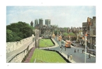 Cp, Autobus,  City Walls And Minster, York (Angleterre), écrite 1965 - Buses & Coaches