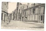 Roye (80) : La Rue Saint-Pierre Avec Attelage Devant Maison Pillée En 1917 (animée). - Roye
