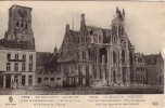 BELGIQUE Dixmude Après Le Bombardement L'Hôtel De Ville Et La Place De L'Eglise - Diksmuide