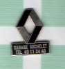 Pin´s   Automobile  RENAULT Sigle  Noir  Et  Argent, Garage  MICHELET - Renault