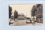 CPSM - ROYE - La Gare - Chemin De Fer Du Nord - Hotel Des Voyageurs - Voiture Simca - Roye