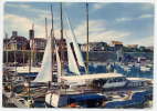 ANTIBES--1967--Le  Port Maritime Et Les Remparts, Cpm N° 9/195  éd SEPT - (beaux Bateaux) - Antibes - Les Remparts
