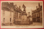 Dep 45 , Cpa  JARGEAU , Place Du Martroi(14) - Jargeau