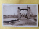 Dep 45 , Cpa  JARGEAU , Gob , Entrée Du Pont Sur La Loire (65) - Jargeau