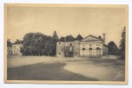 Fresnay-sur-Sarthe. Vieux Chateau Et Place De L'Hôtel De Ville. - Ecommoy