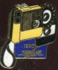 PIN'S PRESS LABO 1980 - Photographie