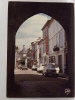 CP (33) Gironde -  CADILLAC - La Porte De La Tour De L'Horloge Et La Rue Cazaux Cazalet - Voitures, Pub Ripolin - Cadillac