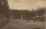 Valmondois  La Place Le Monument Daumier - Valmondois