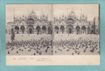 L´ITALIE.  -  VENISE  - Les Pigeons De Saint-Marc .  -  BELLE CARTE STEREO ANIMEE  - - Cartes Stéréoscopiques