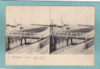 BELGIQUE.  -  Ostende.  -  Voiliers  Sortant  Du  Port  -  BELLE CARTE STREREO  - - Stereoscope Cards