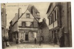 TREGUIER -  Grande Rue . A Droite, La Maison Natale De Renan. - Tréguier