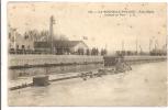 17 - LA ROCHELLE - PALLICE  -  Sous-marin Rentrant Au Port  -  Admirateurs - Submarines