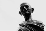 (NZ10-093  )  Mahatma Gandhi , China Postal Stationery -Articles Postaux -- Postsache F - Mahatma Gandhi