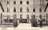 61 DOMFRONT - Caserne Laharpe - L'Arrivée Des Jeunes Soldats - Domfront