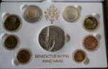 VATICAN 2011 - THE OFFICIAL EURO COINS PROOF AND SILVER MEDAL YEAR 2011 - Vatican