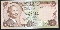 JORDAN P17d  1/2 DINAR   1975 Signature 10    UNC. - Jordania