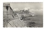 Cp, 06, Antibes, La Vieille Ville Et Les Remparts - Antibes - Altstadt