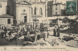 69 - AMPLEPUIS - CPA - Place De L´Eglise Un Jour De Marché - Vue Animée - Amplepuis